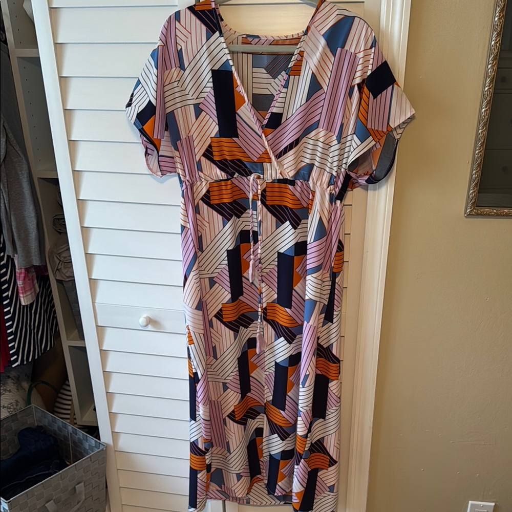 Geometric Patterned V-Neck Dress